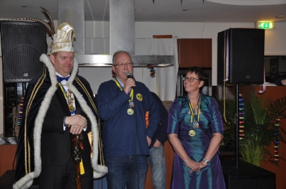 088_2802slotbal.jpg