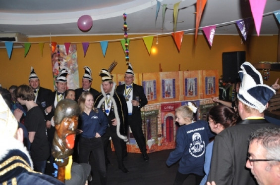 100_2802slotbal.jpg