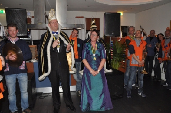 119_2802slotbal.jpg