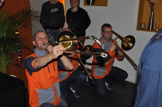 136_2802slotbal.jpg