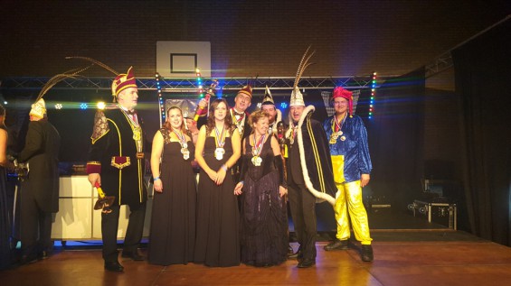 36_12-2001plasduikersbierfeest.jpg