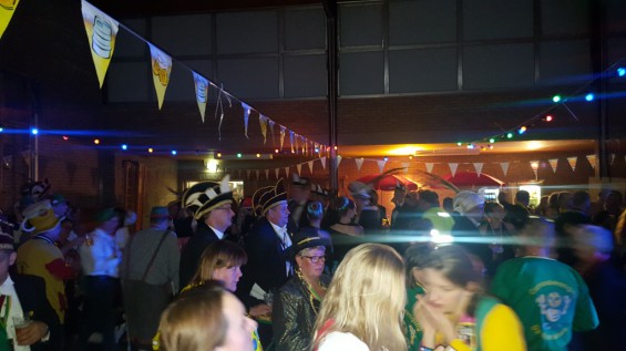 38_12-2001plasduikersbierfeest.jpg