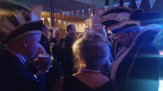 40_12-2001plasduikersbierfeest.jpg