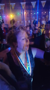 42_12-2001plasduikersbierfeest.jpg