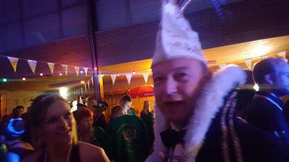 43_12-2001plasduikersbierfeest.jpg