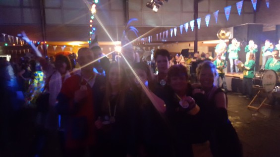 56_12-2001plasduikersbierfeest.jpg