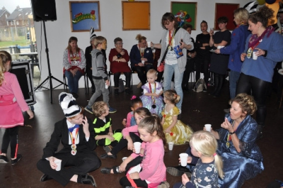 105_0302carnavalsmiddagengel.jpg