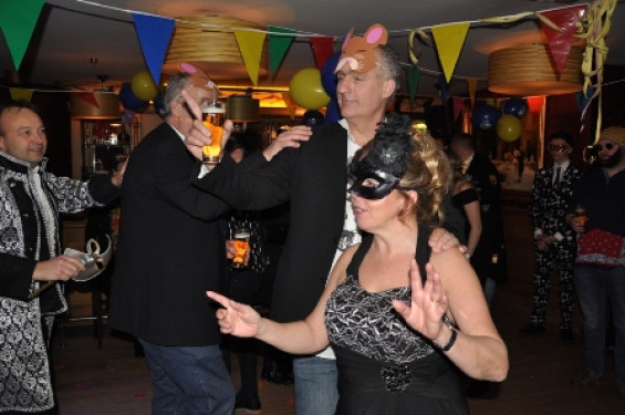 048_0302incognito.jpg