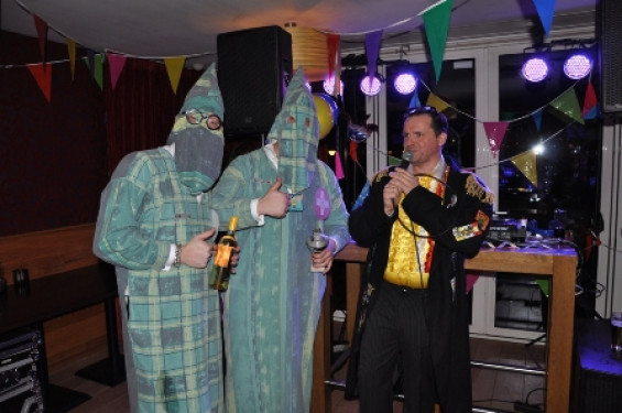 126_0302incognito.jpg