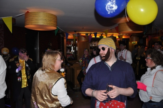 145_0302incognito.jpg