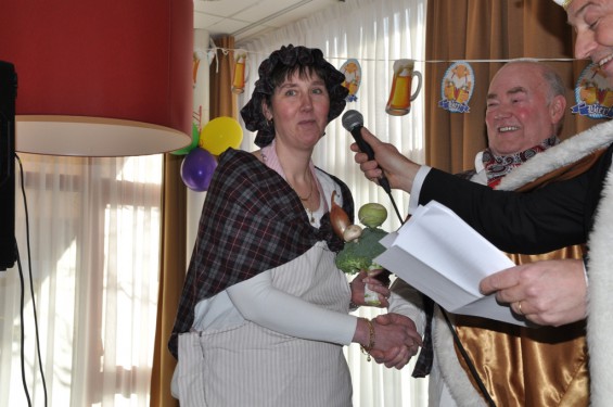 036_34-1302seniorenboerenbruiloft.jpg