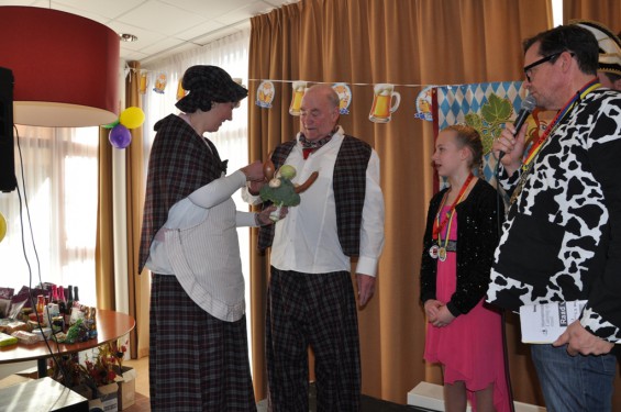 038_34-1302seniorenboerenbruiloft.jpg