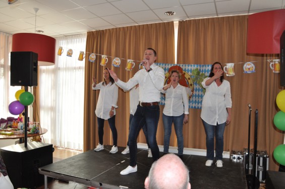 045_34-1302seniorenboerenbruiloft.jpg