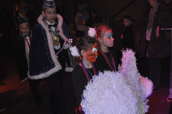017-2601jeugdprinsenbal19.jpg