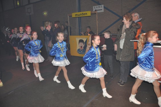 024-2601jeugdprinsenbal19.jpg