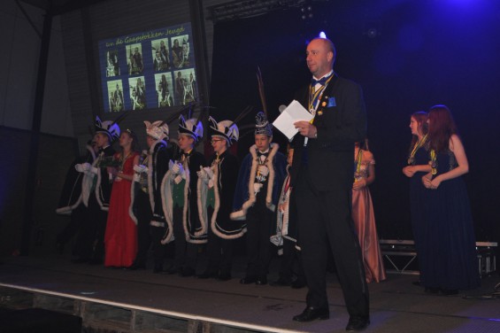 030-2601jeugdprinsenbal19.jpg