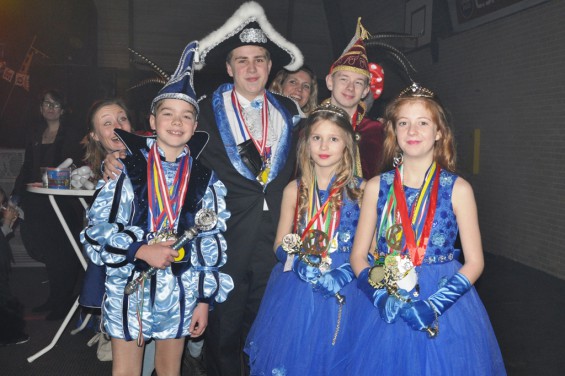 087-2601jeugdprinsenbal19.jpg