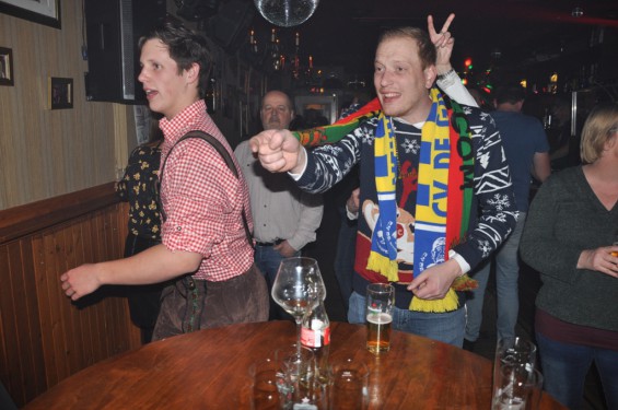 098_22-0203cafezaak.jpg