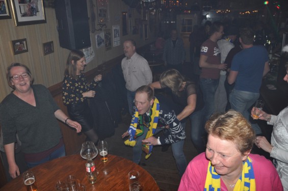100_22-0203cafezaak.jpg