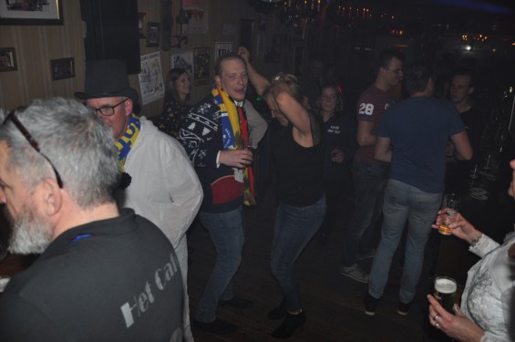 104_22-0203cafezaak.jpg