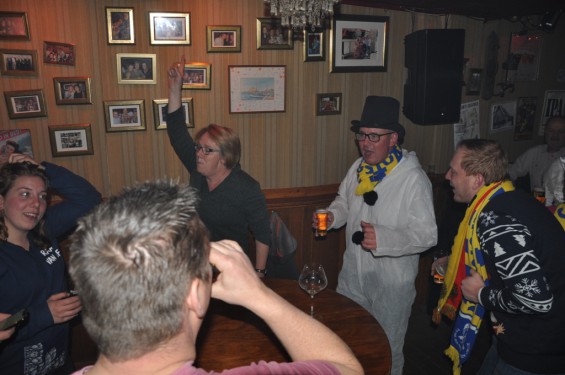 105_22-0203cafezaak.jpg