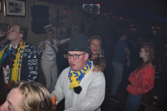 106_22-0203cafezaak.jpg