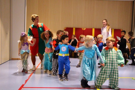 61_27-0503scholenbezoek.jpg