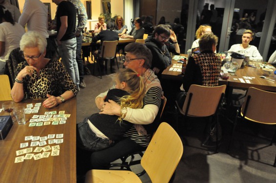 74_1204bingo.jpg