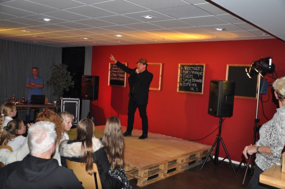 042_31-1210playbackshow.jpg