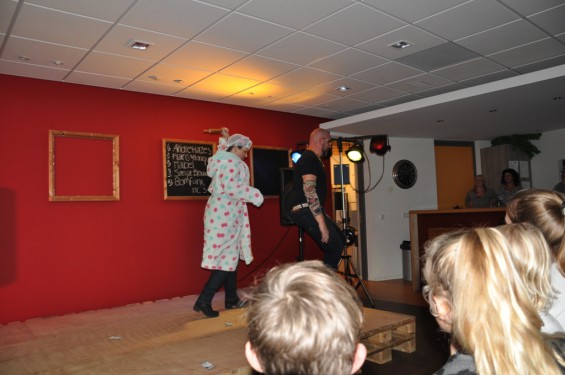 077_31-1210playbackshow.jpg