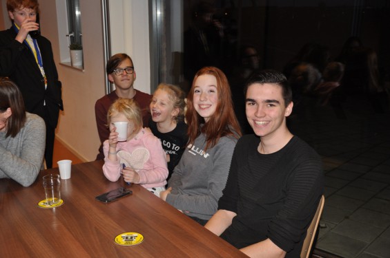 51_5-0701nieuwjrrecp19.jpg