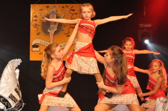 49_1201dansmarieke.jpg