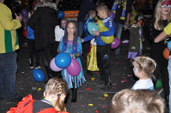 142_13-2501jeugdprinsenbal.jpg
