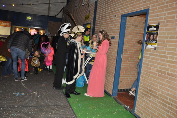 147_13-2501jeugdprinsenbal.jpg