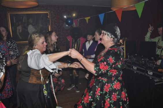 104_20-1502gypsyfeestengel.jpg