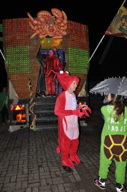 035_23-2102verlichteoptocht.jpg