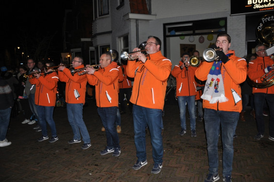 038_23-2102verlichteoptocht.jpg