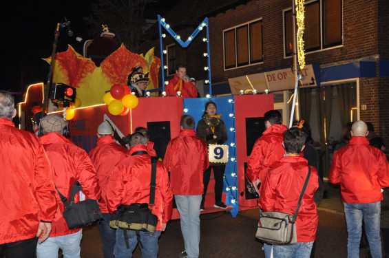 050_23-2102verlichteoptocht.jpg