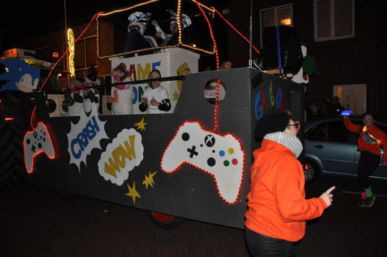 052_23-2102verlichteoptocht.jpg