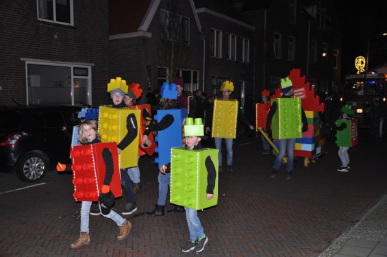 053_23-2102verlichteoptocht.jpg