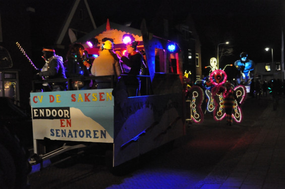 057_23-2102verlichteoptocht.jpg