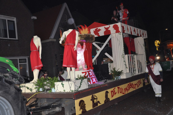 067_23-2102verlichteoptocht.jpg