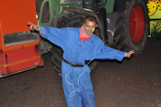 080_23-2102verlichteoptocht.jpg