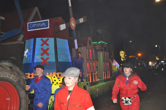 081_23-2102verlichteoptocht.jpg