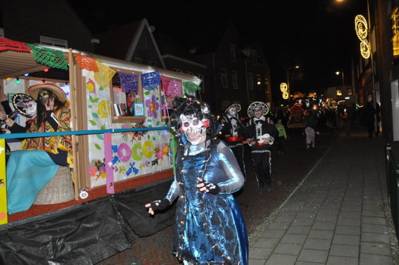 088_23-2102verlichteoptocht.jpg