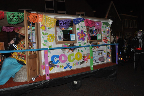 089_23-2102verlichteoptocht.jpg