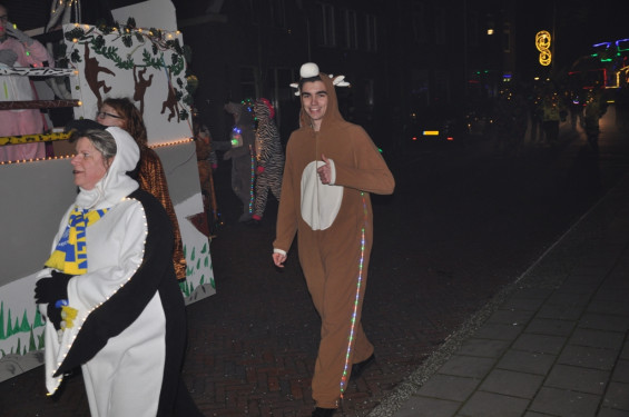 099_23-2102verlichteoptocht.jpg