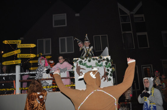 100_23-2102verlichteoptocht.jpg