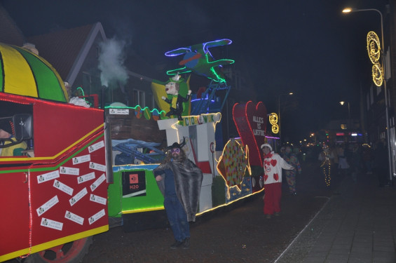 105_23-2102verlichteoptocht.jpg