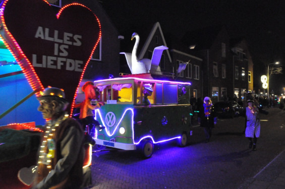 107_23-2102verlichteoptocht.jpg